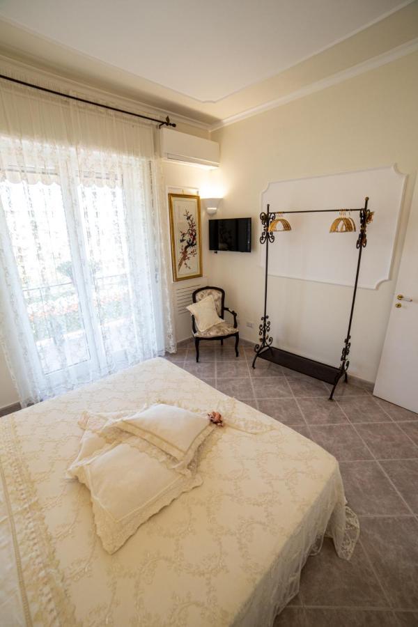 Angel Luxury Suite Соренто Екстериор снимка